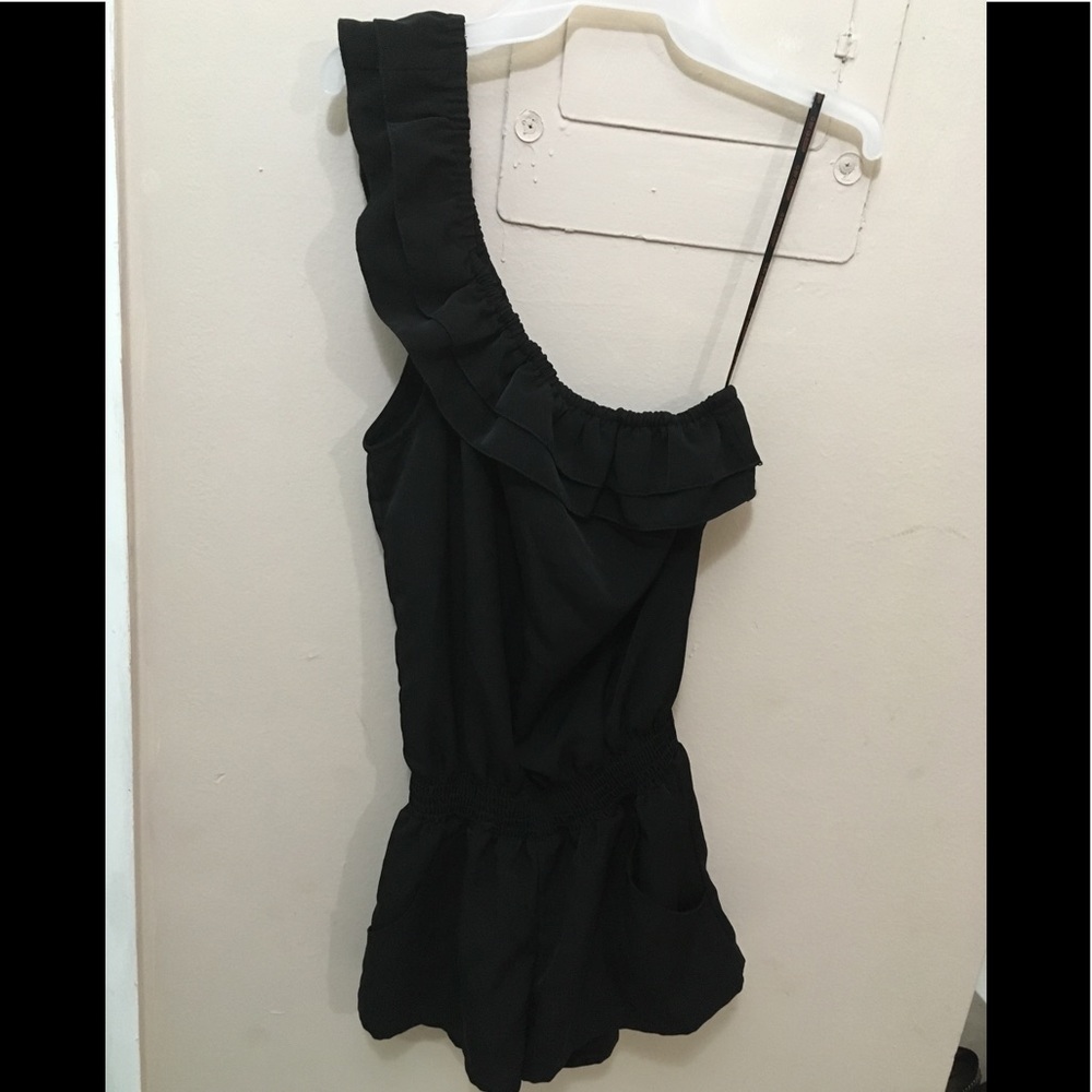‘G’ Black Romper size M